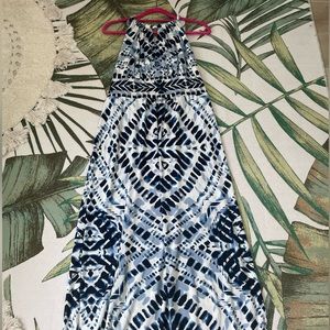 Women’s Chico’s maxi dress. Full length never worn size 2.